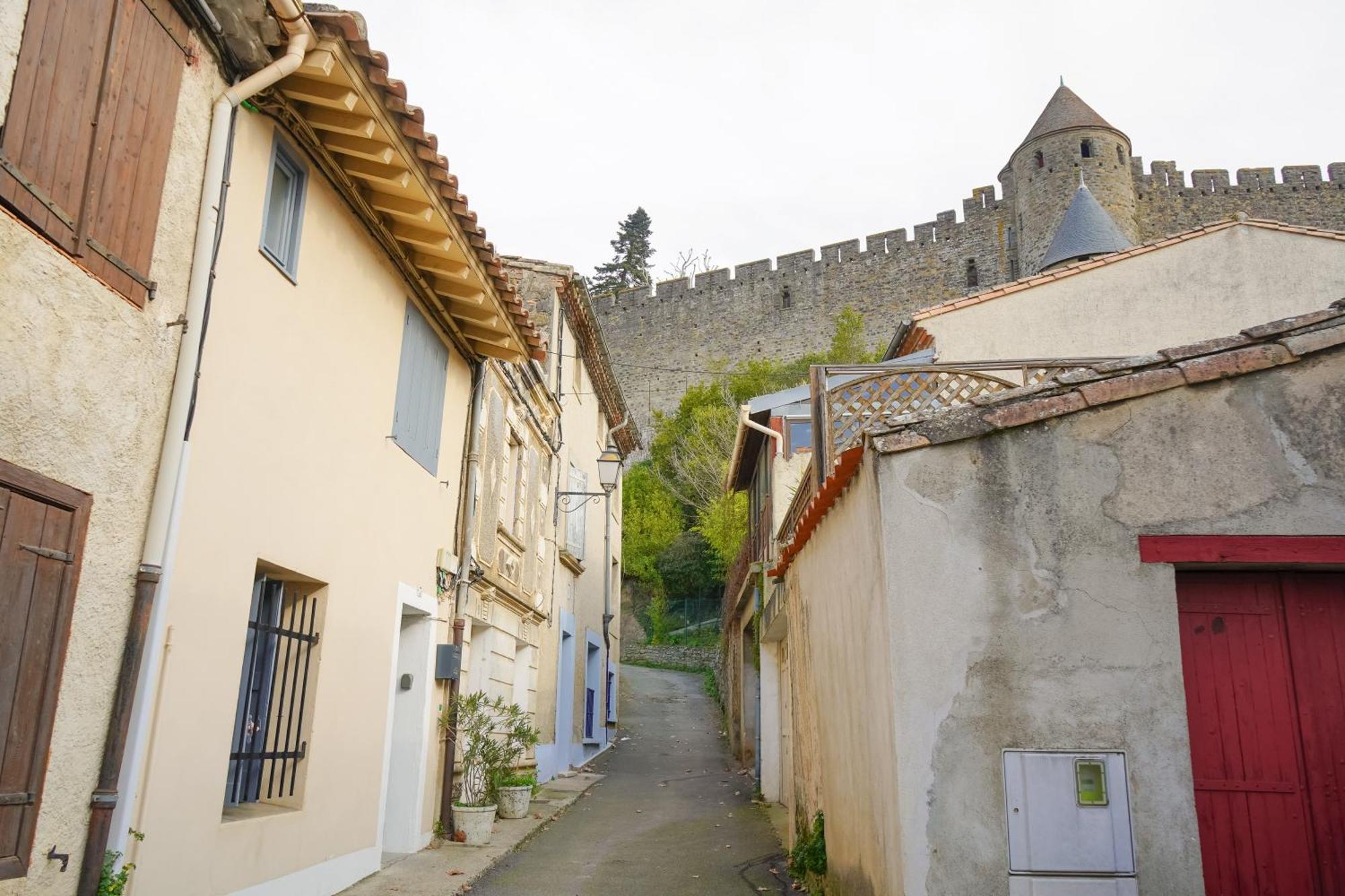 Au Pied Des Remparts- Maison De Caractere-3 Ch-ac Carcassonne